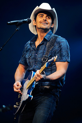 1261004216_brad paisley 290