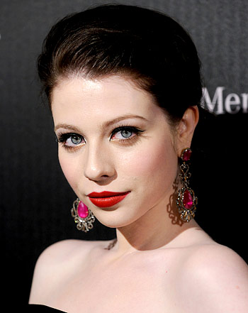 1323877226_michelle trachtenberg 350