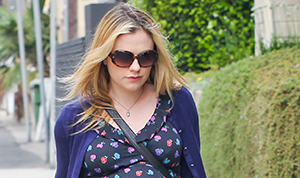 1345910362_anna paquin pregnant_3