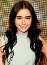 1375922784_139237147_lily collins 402