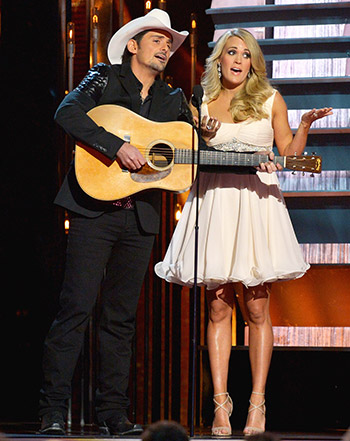 1415239081_brad paisley carrie underwood singing 441