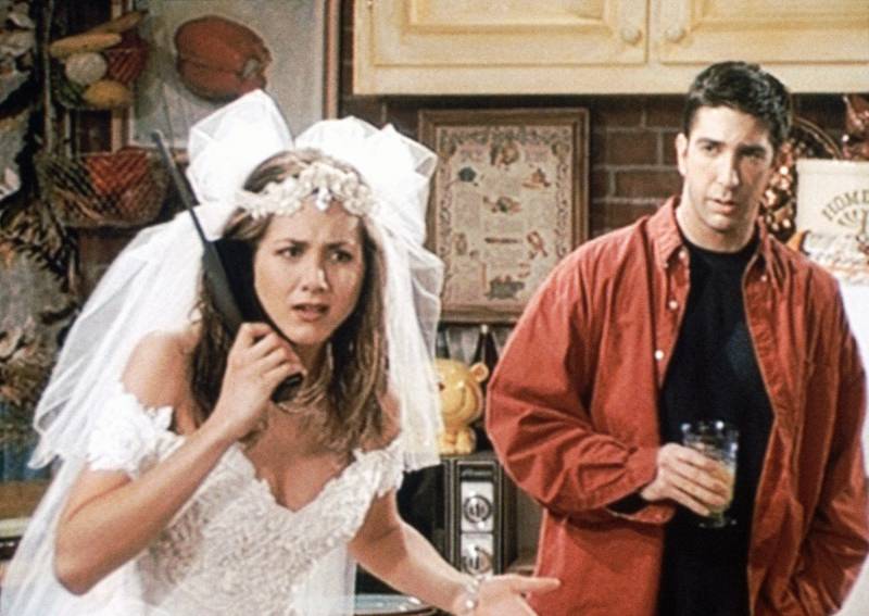 jennifer-aniston-david-schwimmer-friends-premiere