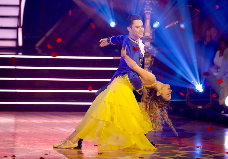 SASHA-FARBER,-ALLY-BROOKE-dancing-with-the-stars