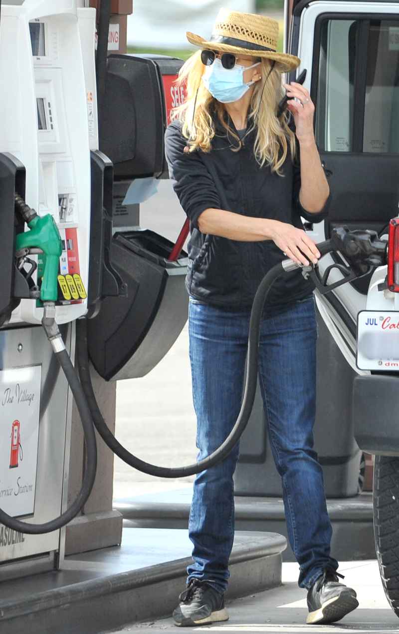 Meg Ryan gas tank