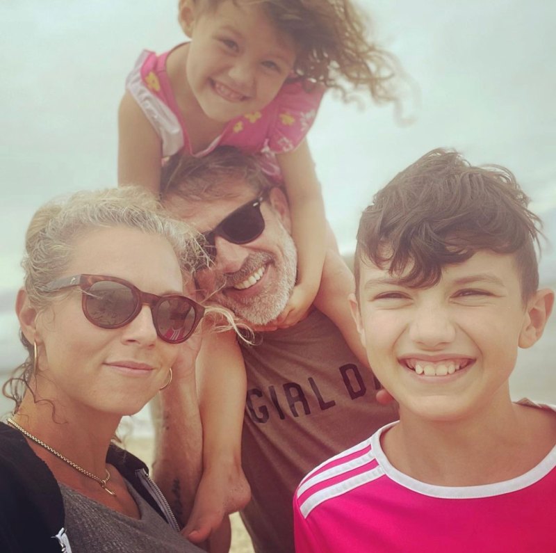 Hilarie Burton and Jeffrey Dean Morgan pose with their kids