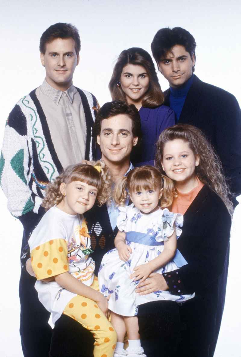 John Stamos Defends Former Full House Costar Lori Loughlin After College Scandal 2