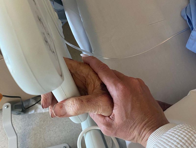 DWTS' Peta Murgatroyd Mourns Father After His Death: Read Touching Tribute