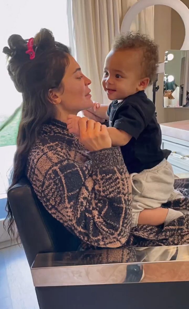 Too Cute! Kylie Jenner and the Kardashians Drop New Pics of Aire
