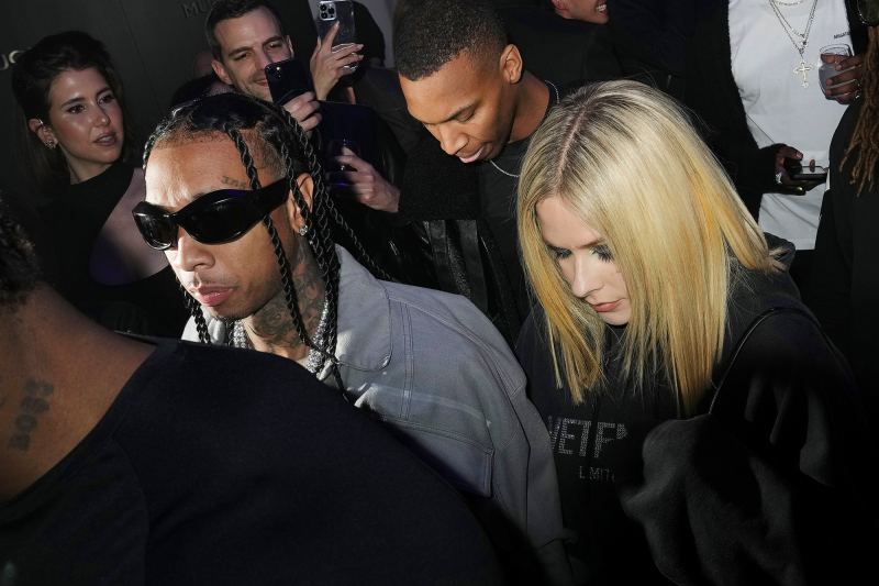 Avril Seemingly Dating Tyga - 294