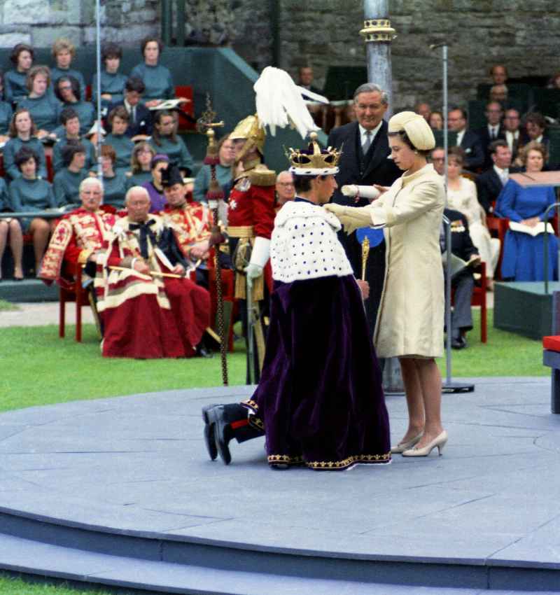 King Charles III's Sweetest Moments With Late Mother Queen Elizabeth II Through the Years- Photos - 295