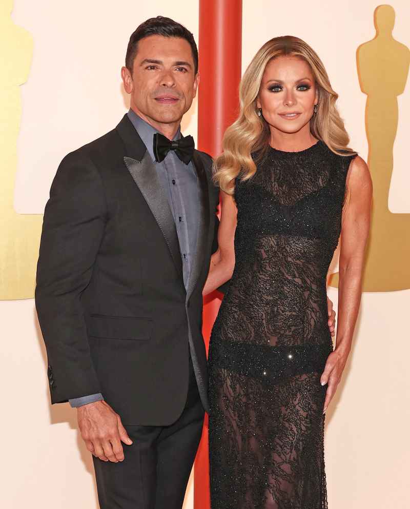 How Riverdale Referenced Mark Consuelos Wife Kelly Ripa Season 7 Return