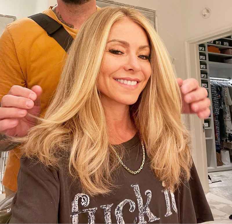 feature - Kelly Ripa Goes a 'Little Bit Blonder' for Vacation