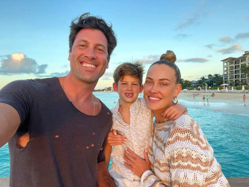Maksim Chmerkovskiy and Peta Murgatroyd fam album