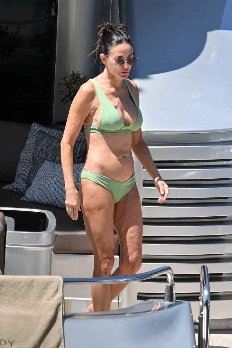 Demi Moore Bikini
