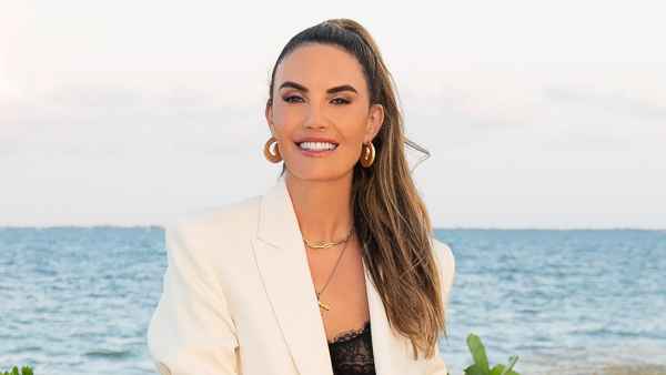 Elizabeth Chambers Prioritized Authenticity and Mental Health While Filming Grand Cayman Docusoap 434