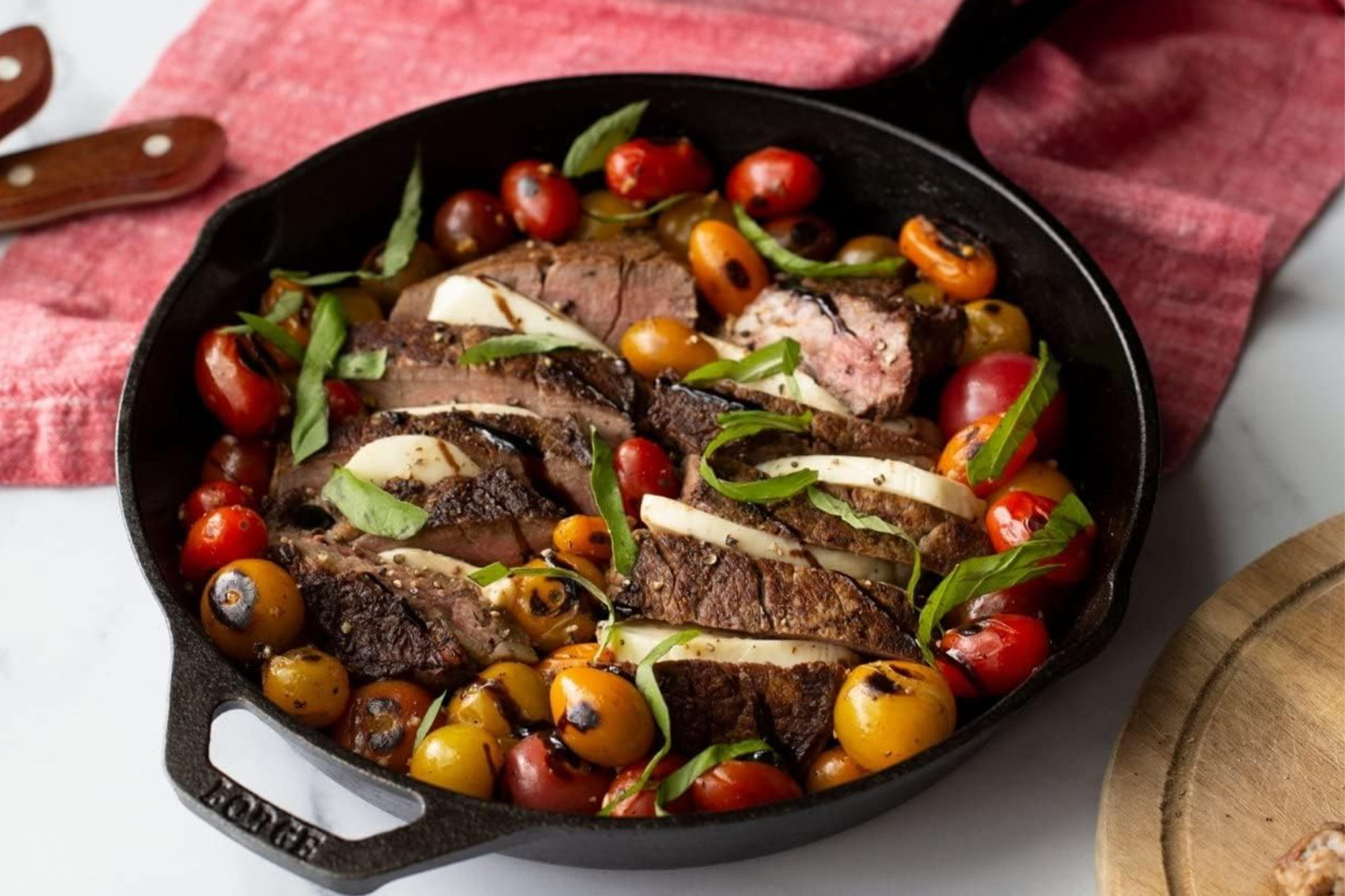 This Amazon&amp;Bestselling Cast&amp;Iron Skillet Is 42% Off Now