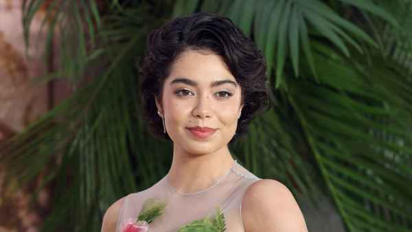 Moana Star Auli i Cravalho Reveals She Grew up on Food Stamps Grateful for Parents Sacrifices