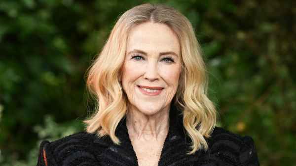 Catherine OHara Reveals Which Schitts Creek Costume Item She Grabbed During Wildfires Evacuation