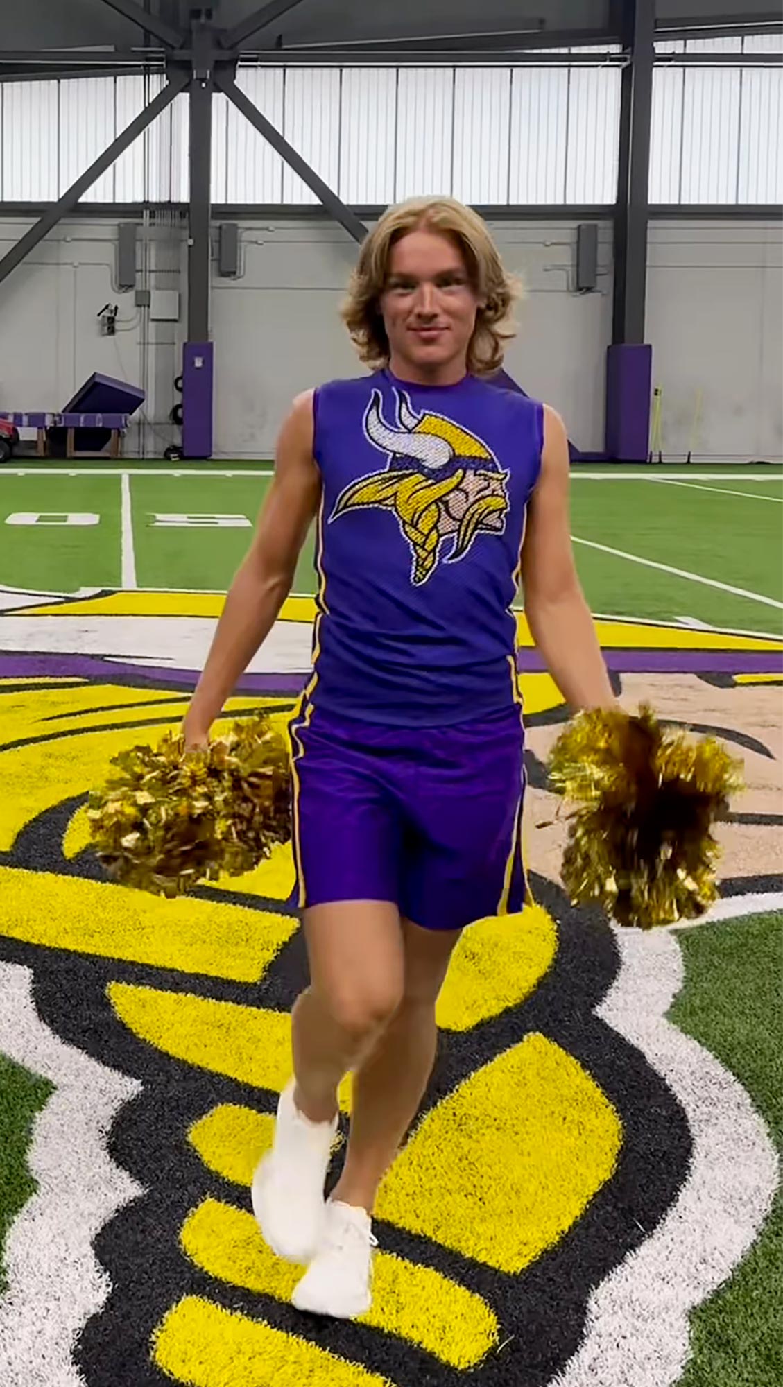 Minnesota Vikings Male Cheerleader Blaize Sheik Shuts Down Haters While Making NFL Debut 001