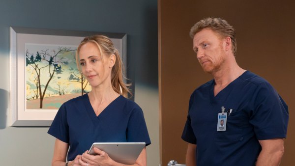 Kim Raver Teases Grey's Anatomy Gets 'Messy' Before Season 22 Finale
