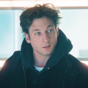 Jeremy Allen White and Ayo Edebiri in The Bear season 5