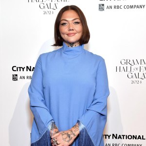 Elle King Found Out Shes Autistic After Nation's Dumbest
