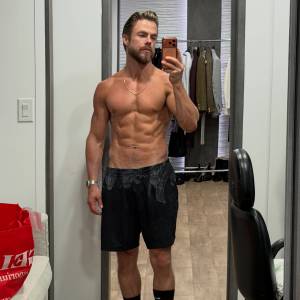Derek Hough Shows Off Ripped Abs