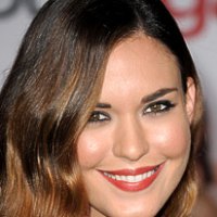 1299787638odette yustman 206