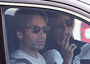 1310995061_david duchovny tea leoni 206