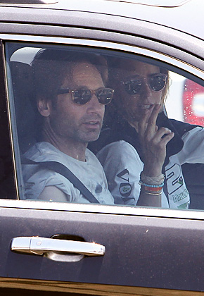 1310995061_david duchovny tea leoni 290