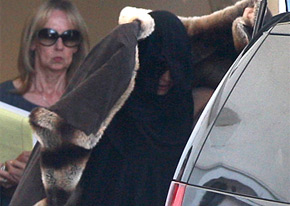 1313778120_taylor armstrong 206