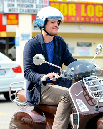 1362330496_jason segel v