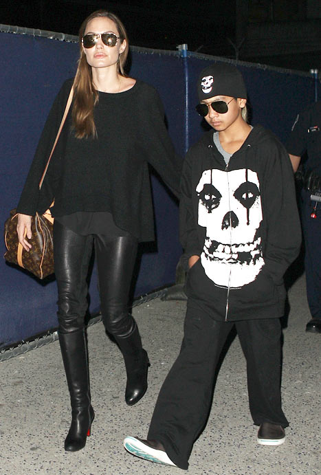 Angelina Jolie with an LV bag  Angelina jolie style, Fashion