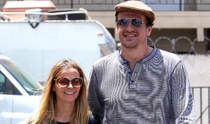 1371044376_jason segel 178