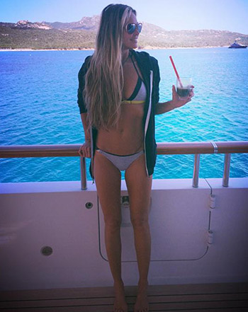 1405631991_elle macpherson bikini 441