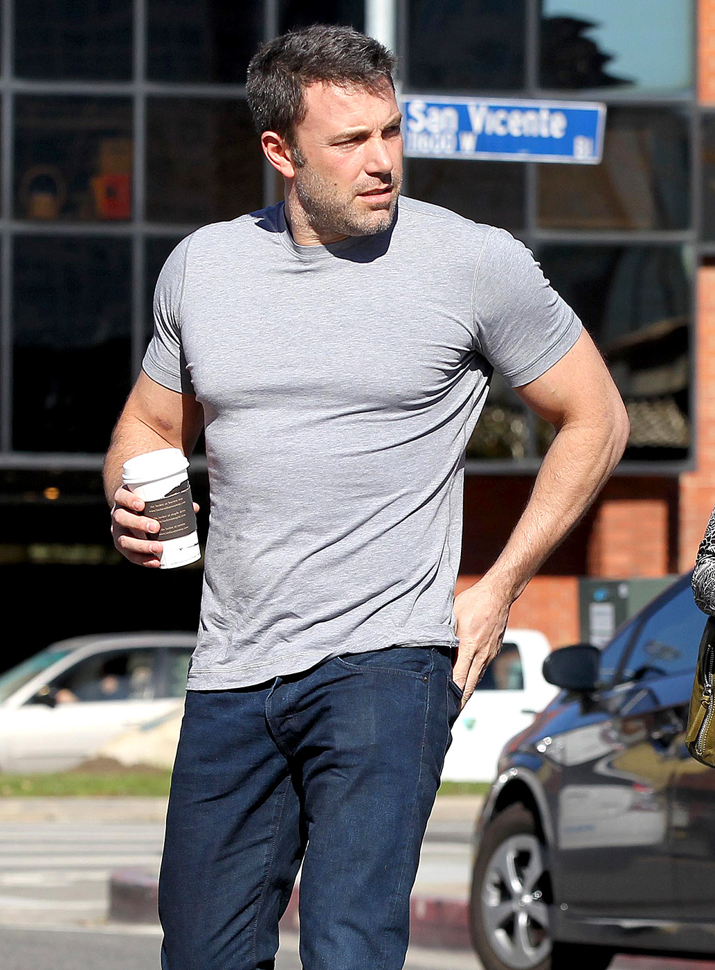 Ben Affleck Shows Off Huge Biceps in Tight TShirt, Looks Ripped Pics