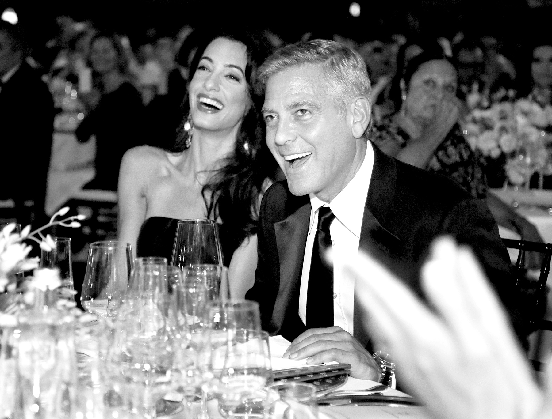 George e Amal Clooney provocam viagem de aniversário de 10 anos no Albie Awards