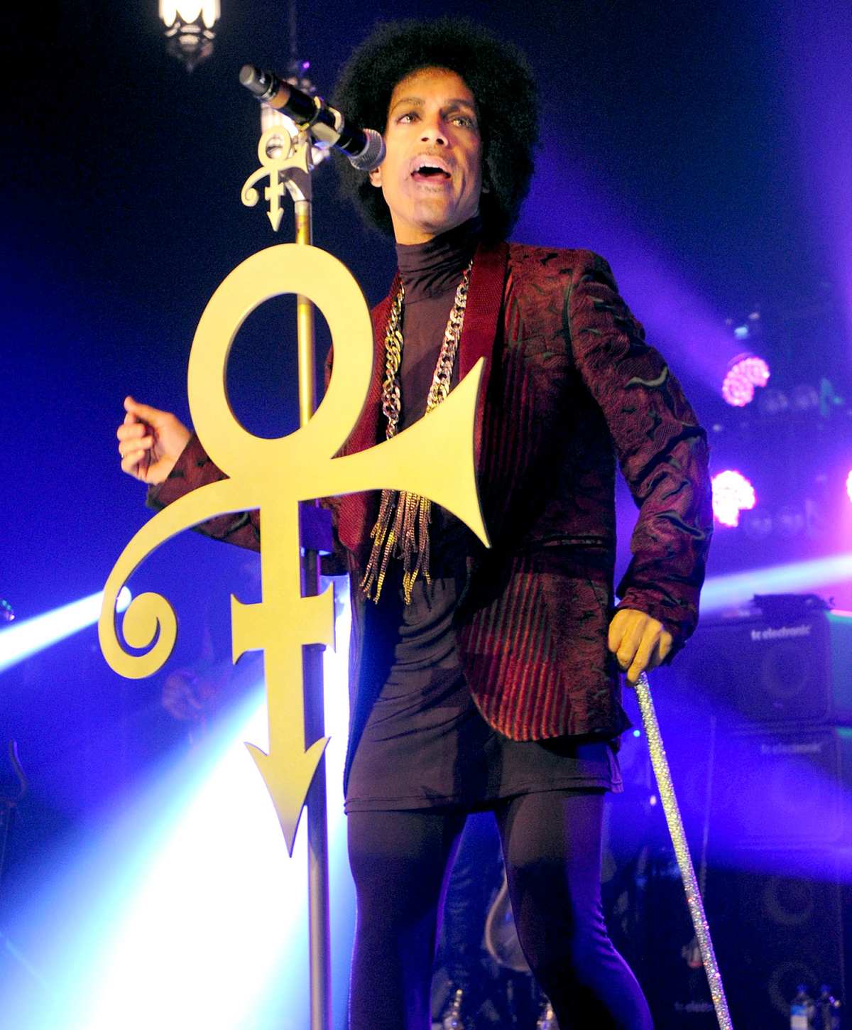 Nothing compares to Prince (and the Purple Rain) at Super Bowl XLI