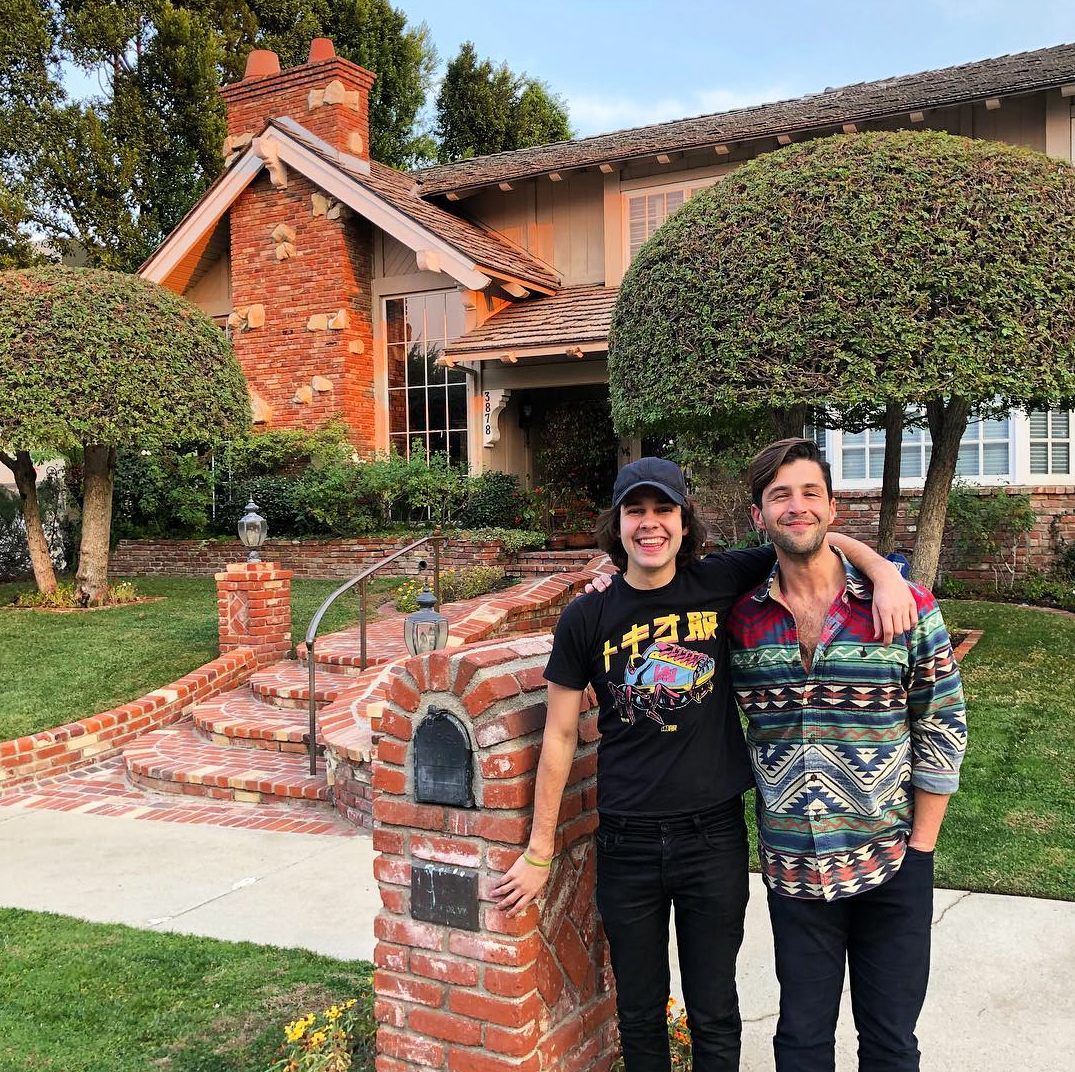 Josh Peck Makes Nostalgic Visit To The Drake And Josh House