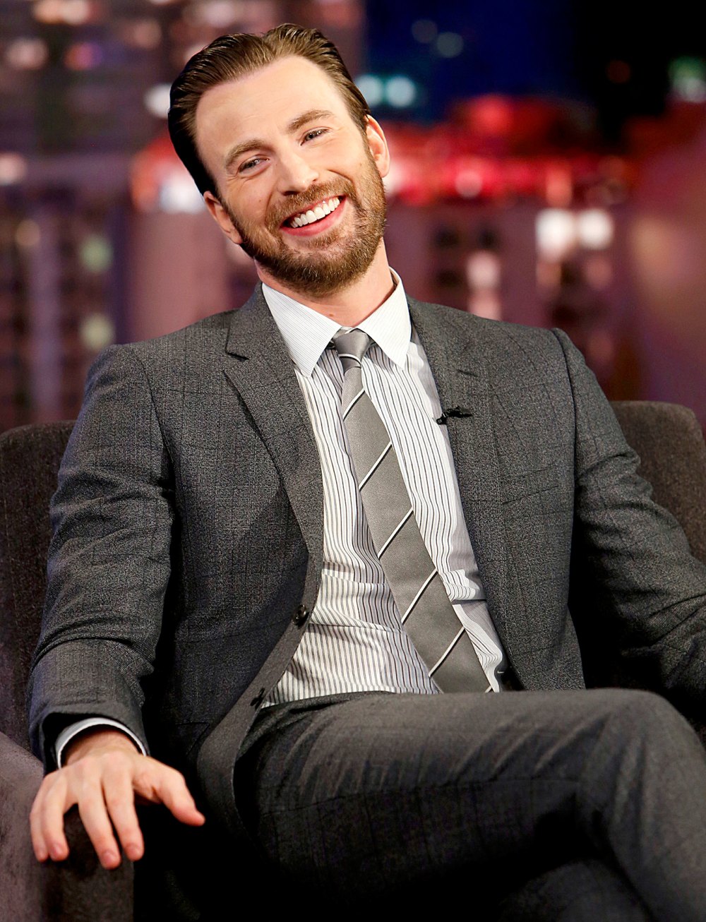 Chris Evans Doesnt Think Hes Hot Because Of This 