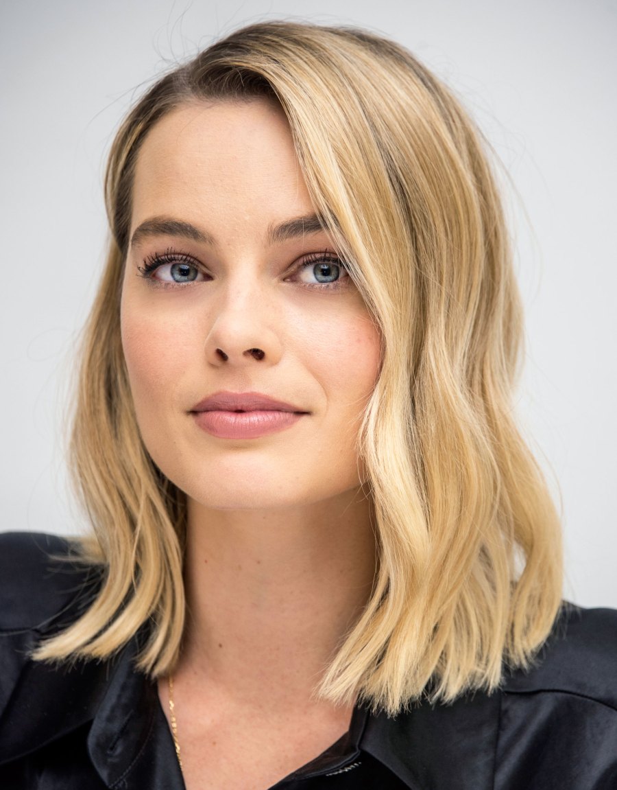 Margot Robbies I Tonya Press Tour Her Hair And Makeup Looks