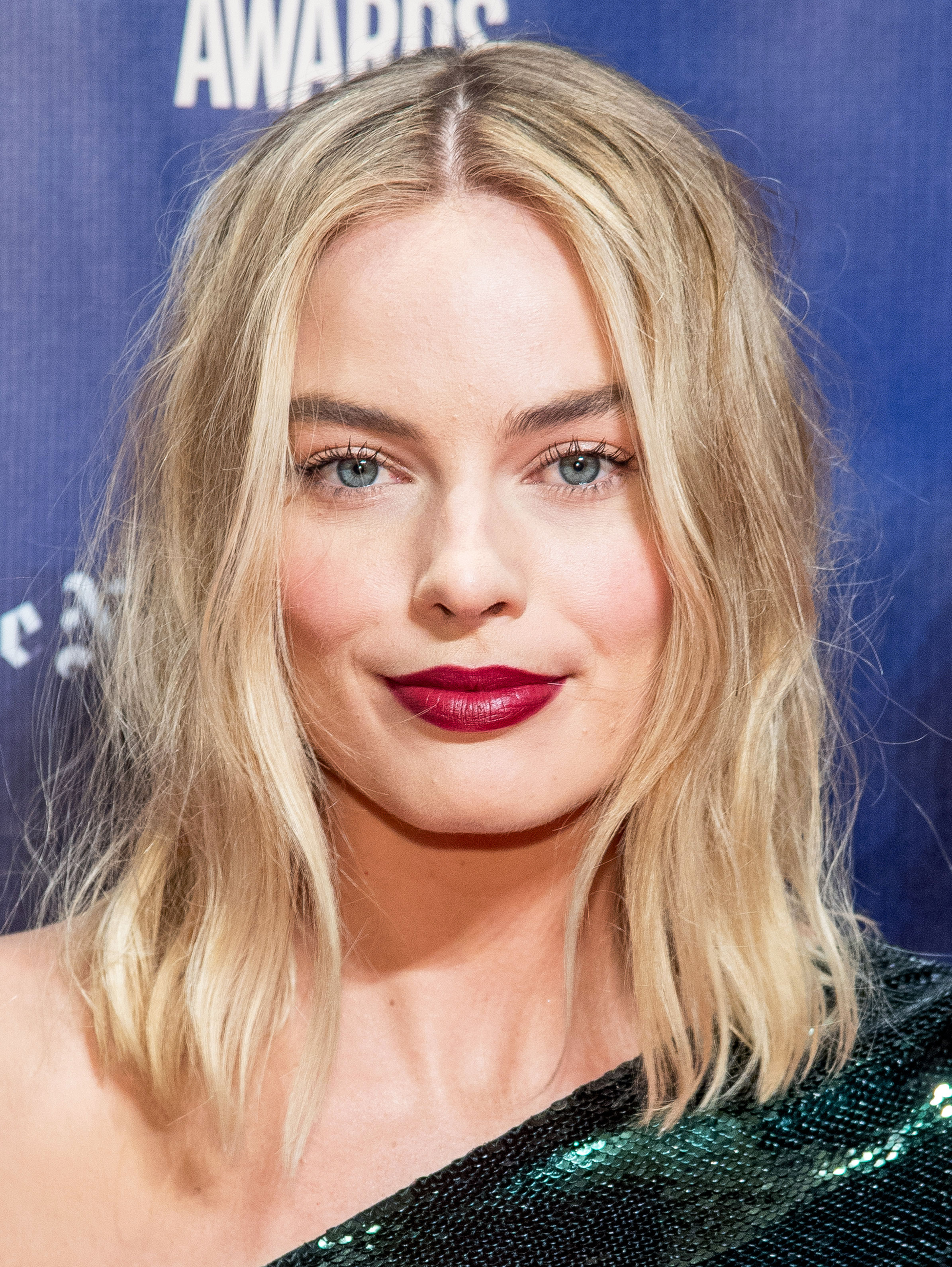 Margot Robbie’s I, Tonya Press Tour: Her Hair and Makeup Looks | Us Weekly