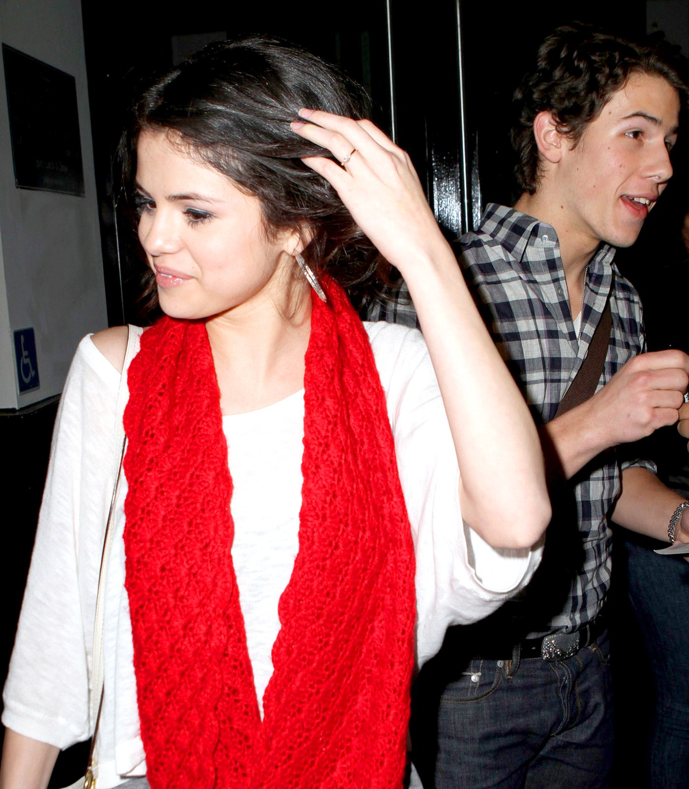 Selena gomez boyfriend. Бойфренд Селены Гомес.