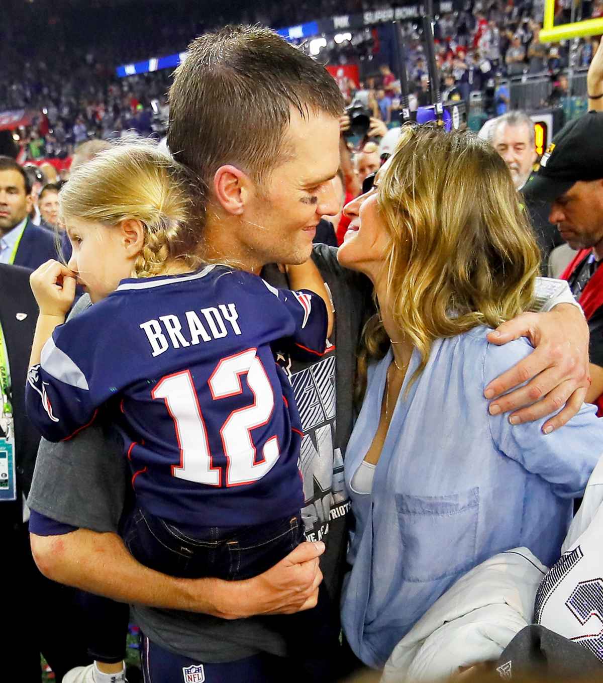 Fans Loving Gisele's 'Family' Photos Amid Tom Brady Rumors - The Spun:  What's Trending In The Sports World Today