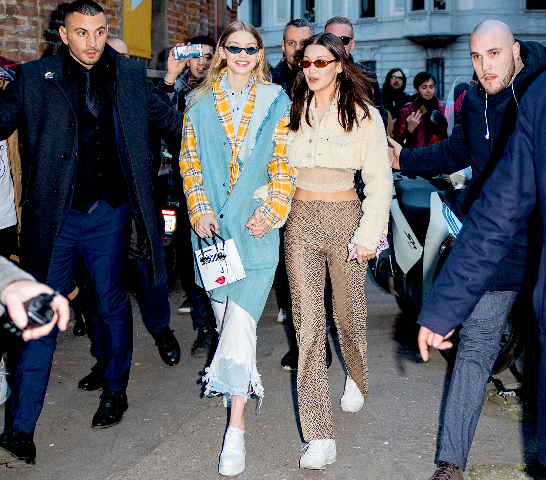 Bella Hadid & More Models Off-Duty Style: Celebrities Outfits At