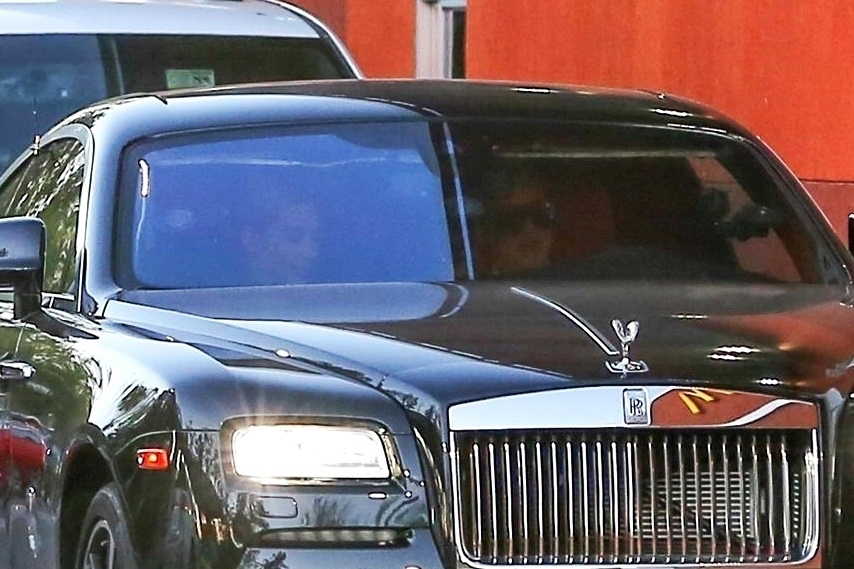 Kim Kardashian sở hữu nhiều ô tô xịn  Báo Dân trí
