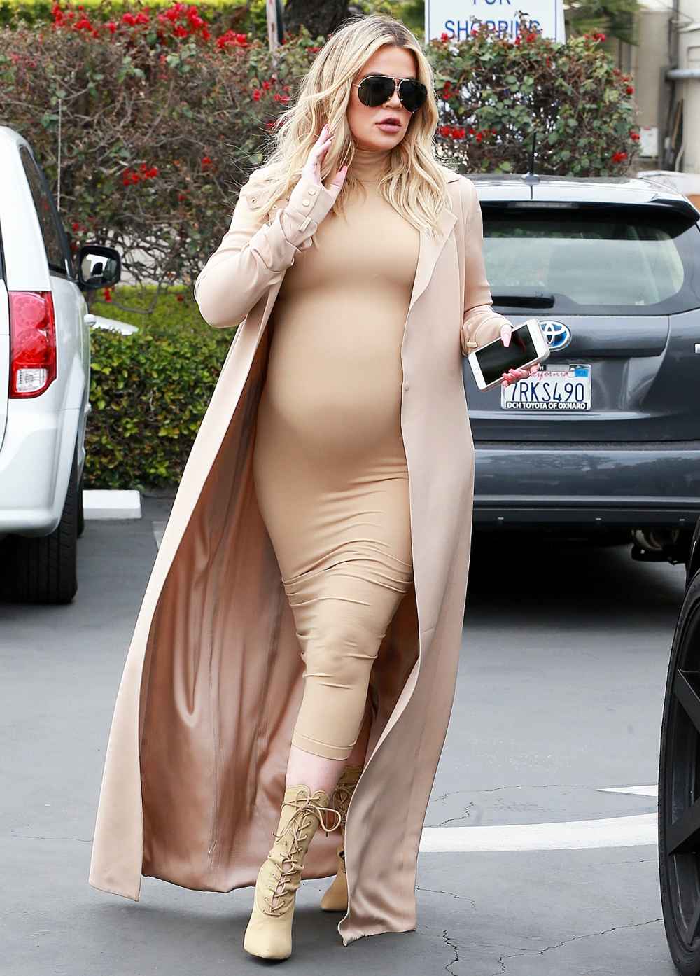 Khloe Kardashian Models for Calvin Klein While 8 Months Pregnant - See All  the Kardashian/Jenner Campaign Photos!: Photo 4123455