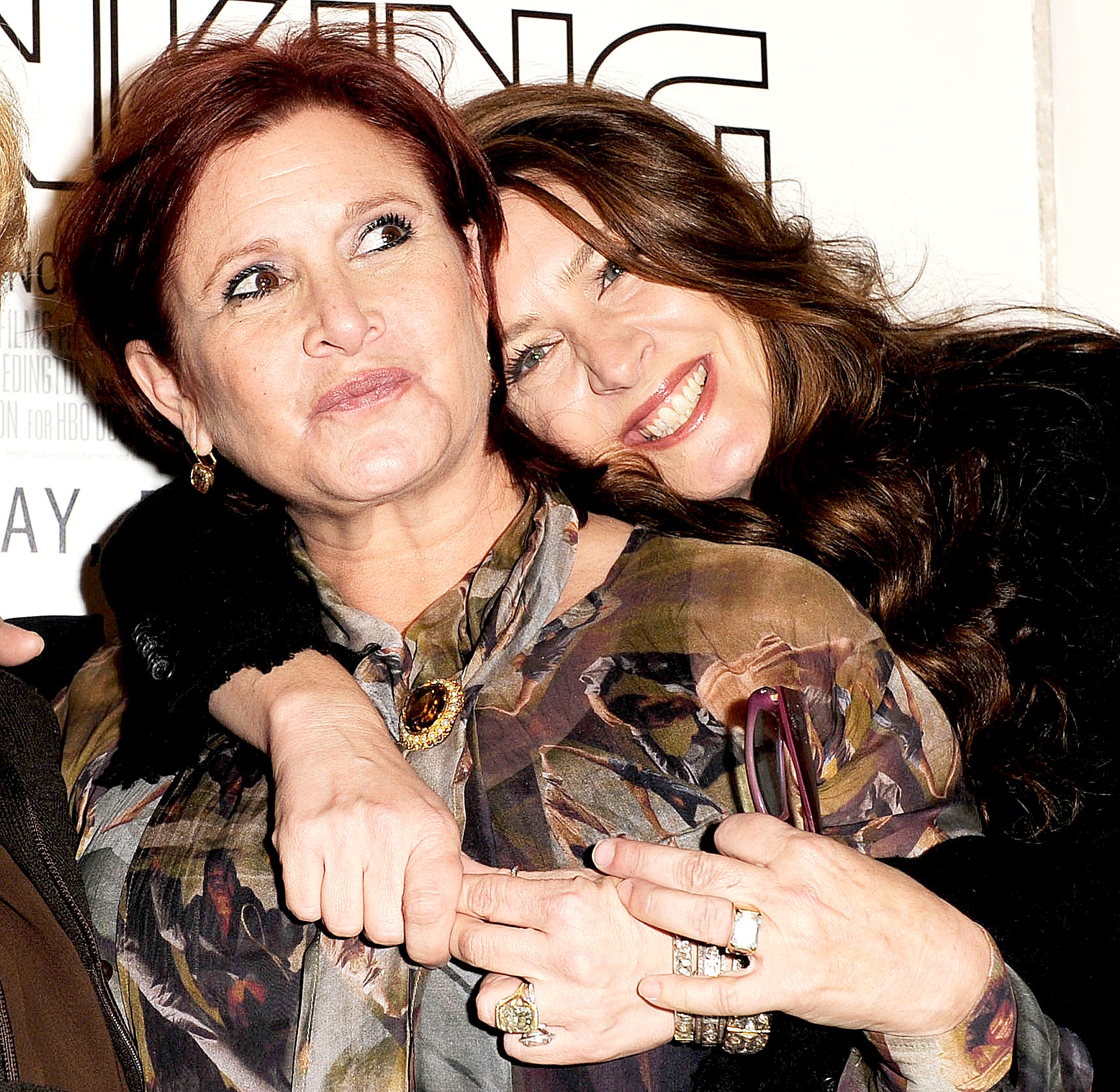 Joely Fisher: Carrie Fisher's Dog 'Recognizes That She Is Not Here'