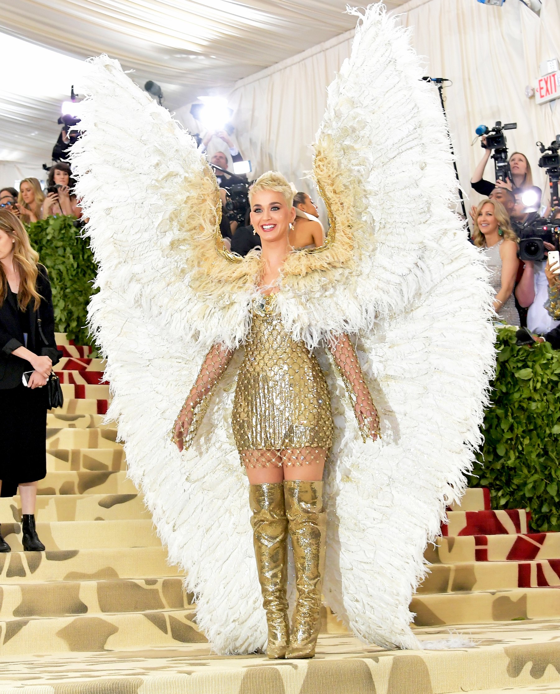 Met Gala 2018 Katy Perry Wears Massive Angel Wings