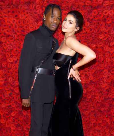 Kylie Jenner, Travis Scott Sit Courtside at Houston Rockets Game: Pics ...